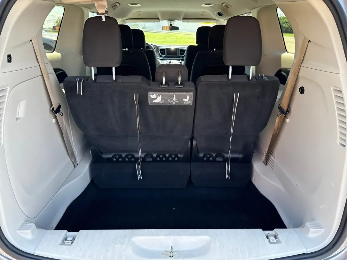 2018 Chrysler Pacifica Touring (2C4RC1DG2JR) with an 3.6L V-6 DOHC engine, located at 1951 S Dayton Lakeview Rd., New Carlisle, OH, 45344, (937) 908-9800, 39.890999, -84.050255 - Discover the ultimate family vehicle that perfectly balances comfort, space, and versatility-the 2018 Chrysler Pacifica Touring. Ideal for growing families and those who crave adventure, this passenger van is ready to take you on unforgettable road trips or to simply navigate the daily grind in styl - Photo#12