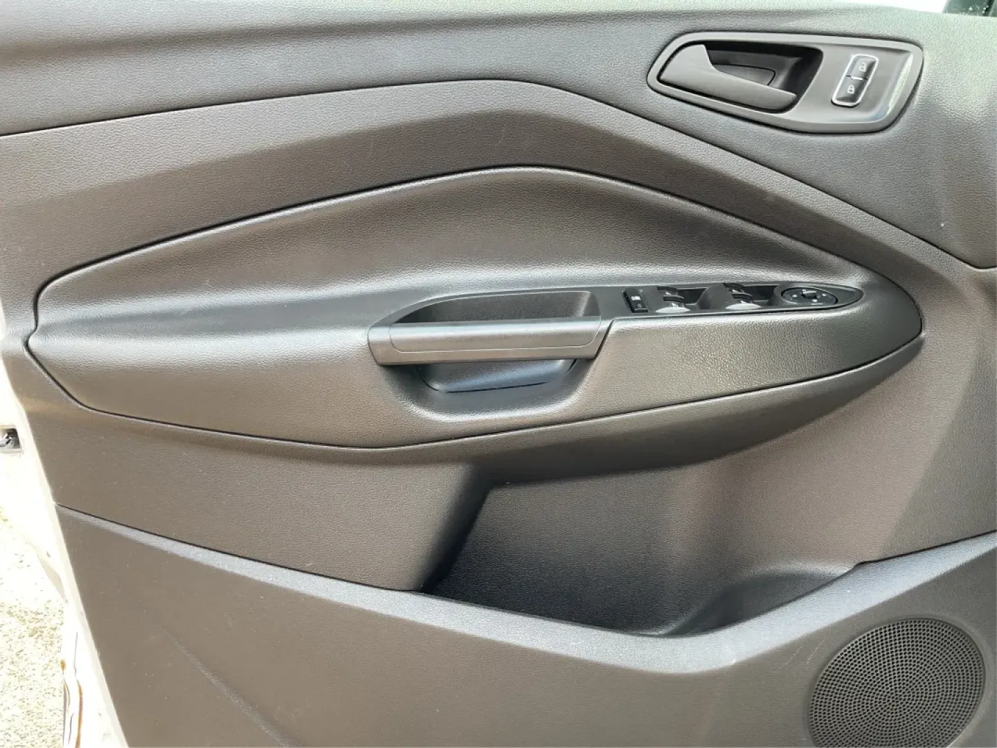 2015 Ford Escape S (1FMCU0F71FU) with an Duratec 2.5L I-4 DOHC engine, located at 1951 S Dayton Lakeview Rd., New Carlisle, OH, 45344, (937) 908-9800, 39.890999, -84.050255 - **Adventure Awaits with the 2015 Ford Escape! Perfect for Family Outings and Daily Commutes!**<br /> <br /> Are you looking for a versatile vehicle that seamlessly fits into your active lifestyle? The 2015 Ford Escape is the ideal SUV for growing families, weekend adventurers, or anyone who needs a - Photo#18