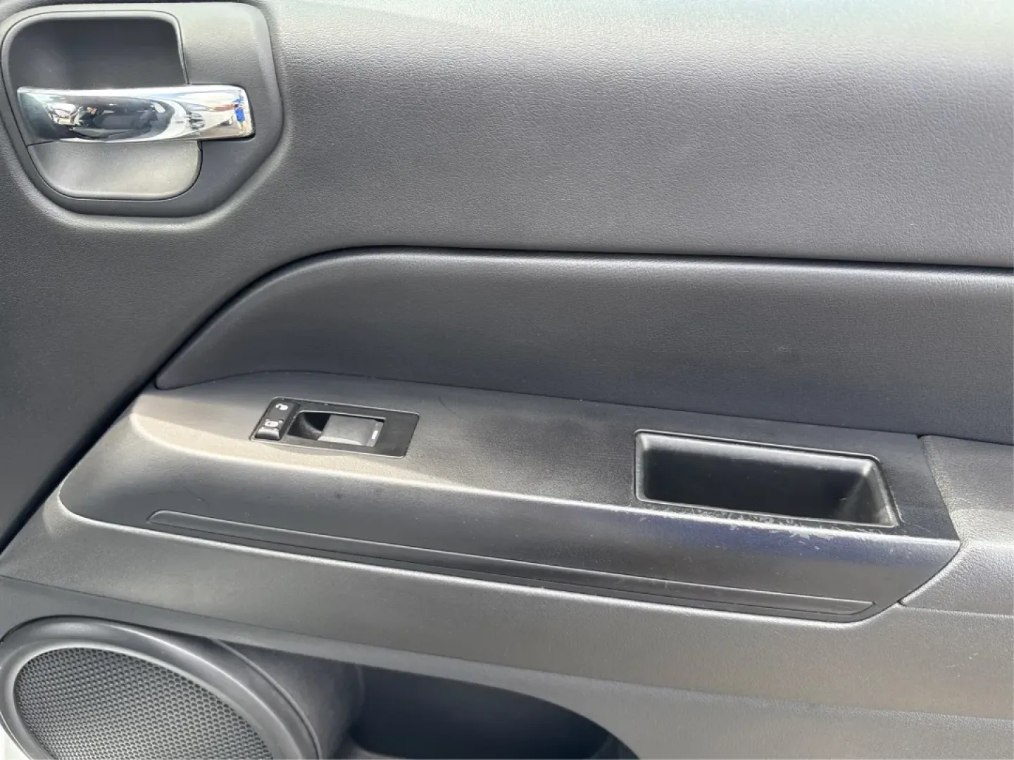 2014 Jeep Compass Sport (1C4NJDBB4ED) with an 2.4L I-4 DOHC engine, located at 1184 Kauffman Ave, Fairborn, OH, 45324, (937) 908-9800, 39.807072, -84.030914 - **Experience Adventure with the 2014 Jeep Compass Sport at Advantage Car and Credit Xenia!** <br /> <br /> Are you ready to embrace the open road with a vehicle that combines comfort, capability, and style? The 2014 Jeep Compass Sport, available at Advantage Car and Credit in Xenia, Ohio, is the pe - Photo#20