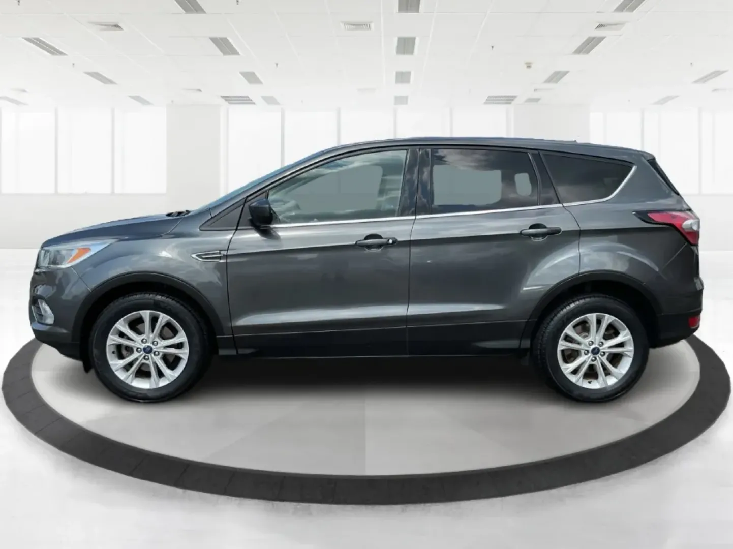 2017 Ford Escape SE (1FMCU0GD7HU) with an Other engine, located at 1099 N County Rd 25A, Troy, OH, 45373, (937) 908-9800, 40.057079, -84.212883 - **Experience Life on the Move with the 2017 Ford Escape SE at Advantage Car and Credit - Troy!**<br /> <br /> Are you ready to elevate your lifestyle with a versatile SUV that's perfect for family outings and weekend adventures? Look no further than the 2017 Ford Escape SE, available at Advantage Ca - Photo#5