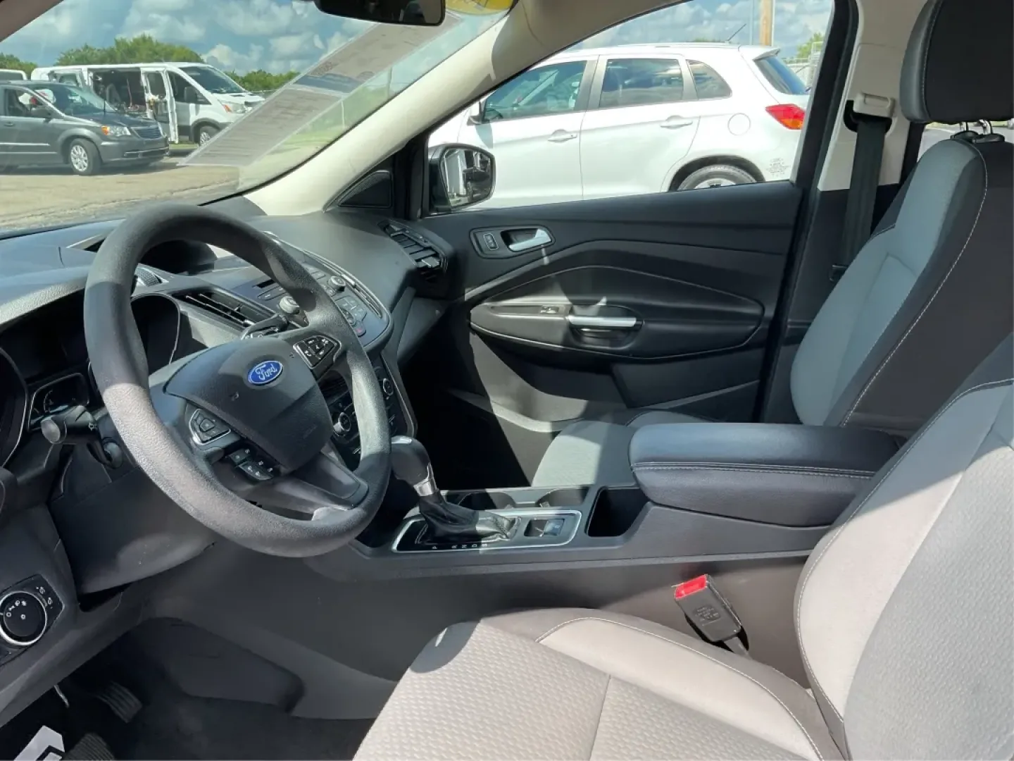 2017 Ford Escape SE (1FMCU0GD7HU) with an Other engine, located at 1099 N County Rd 25A, Troy, OH, 45373, (937) 908-9800, 40.057079, -84.212883 - **Experience Life on the Move with the 2017 Ford Escape SE at Advantage Car and Credit - Troy!**<br /> <br /> Are you ready to elevate your lifestyle with a versatile SUV that's perfect for family outings and weekend adventures? Look no further than the 2017 Ford Escape SE, available at Advantage Ca - Photo#9