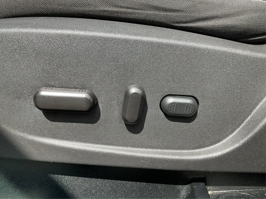 2017 Ford Escape SE (1FMCU0GD7HU) with an 1.5L L4 DOHC 16V engine, 6A transmission, located at 1099 N County Rd 25A, Troy, OH, 45373, (937) 908-9800, 40.057079, -84.212883 - **Experience Life on the Move with the 2017 Ford Escape SE at Advantage Car and Credit - Troy!**<br /> <br /> Are you ready to elevate your lifestyle with a versatile SUV that's perfect for family outings and weekend adventures? Look no further than the 2017 Ford Escape SE, available at Advantage Ca - Photo#18