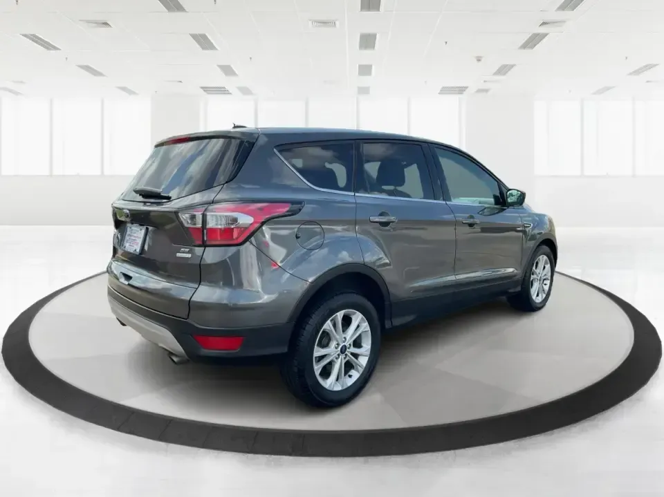 2017 Ford Escape SE (1FMCU0GD7HU) with an 1.5L L4 DOHC 16V engine, 6A transmission, located at 1099 N County Rd 25A, Troy, OH, 45373, (937) 908-9800, 40.057079, -84.212883 - **Experience Life on the Move with the 2017 Ford Escape SE at Advantage Car and Credit - Troy!**<br /> <br /> Are you ready to elevate your lifestyle with a versatile SUV that's perfect for family outings and weekend adventures? Look no further than the 2017 Ford Escape SE, available at Advantage Ca - Photo#2