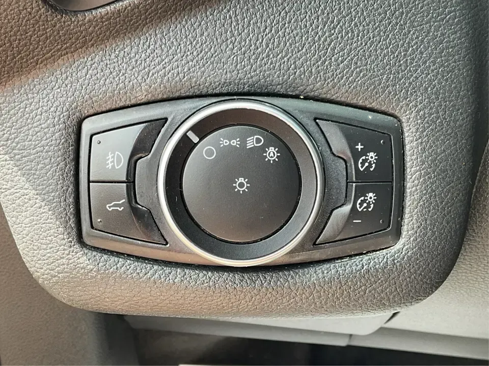 2017 Ford Escape SE (1FMCU0GD7HU) with an 1.5L L4 DOHC 16V engine, 6A transmission, located at 1099 N County Rd 25A, Troy, OH, 45373, (937) 908-9800, 40.057079, -84.212883 - **Experience Life on the Move with the 2017 Ford Escape SE at Advantage Car and Credit - Troy!**<br /> <br /> Are you ready to elevate your lifestyle with a versatile SUV that's perfect for family outings and weekend adventures? Look no further than the 2017 Ford Escape SE, available at Advantage Ca - Photo#17