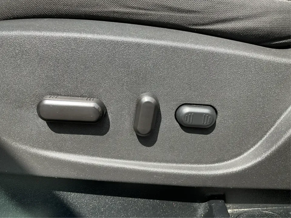 2017 Ford Escape SE (1FMCU0GD7HU) with an 1.5L L4 DOHC 16V engine, 6A transmission, located at 1099 N County Rd 25A, Troy, OH, 45373, (937) 908-9800, 40.057079, -84.212883 - **Experience Life on the Move with the 2017 Ford Escape SE at Advantage Car and Credit - Troy!**<br /> <br /> Are you ready to elevate your lifestyle with a versatile SUV that's perfect for family outings and weekend adventures? Look no further than the 2017 Ford Escape SE, available at Advantage Ca - Photo#18