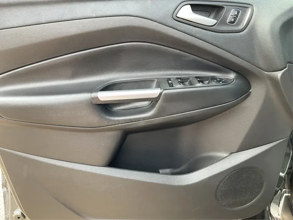 2017 Ford Escape SE (1FMCU0GD7HU) with an 1.5L L4 DOHC 16V engine, 6A transmission, located at 1099 N County Rd 25A, Troy, OH, 45373, (937) 908-9800, 40.057079, -84.212883 - **Experience Life on the Move with the 2017 Ford Escape SE at Advantage Car and Credit - Troy!**<br /> <br /> Are you ready to elevate your lifestyle with a versatile SUV that's perfect for family outings and weekend adventures? Look no further than the 2017 Ford Escape SE, available at Advantage Ca - Photo#19