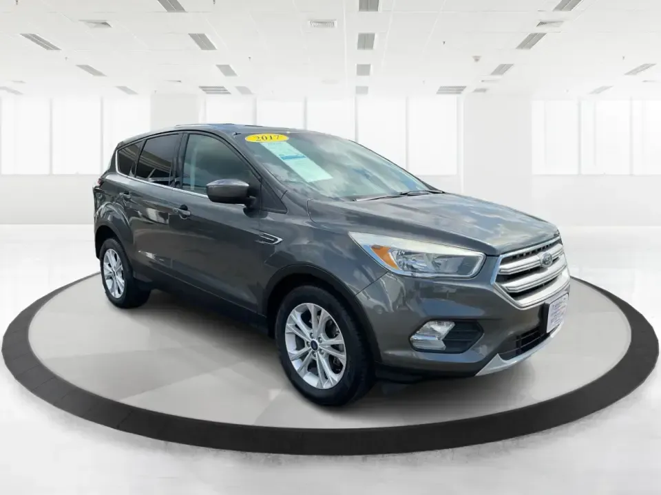 2017 Ford Escape SE (1FMCU0GD7HU) with an 1.5L L4 DOHC 16V engine, 6A transmission, located at 1099 N County Rd 25A, Troy, OH, 45373, (937) 908-9800, 40.057079, -84.212883 - **Experience Life on the Move with the 2017 Ford Escape SE at Advantage Car and Credit - Troy!**<br /> <br /> Are you ready to elevate your lifestyle with a versatile SUV that's perfect for family outings and weekend adventures? Look no further than the 2017 Ford Escape SE, available at Advantage Ca - Photo#0
