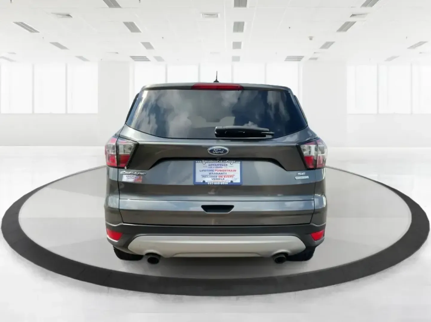 2017 Ford Escape SE (1FMCU0GD7HU) with an 1.5L L4 DOHC 16V engine, 6A transmission, located at 1184 Kauffman Ave, Fairborn, OH, 45324, (937) 908-9800, 39.807072, -84.030914 - **Experience Life on the Move with the 2017 Ford Escape SE at Advantage Car and Credit - Troy!**<br /> <br /> Are you ready to elevate your lifestyle with a versatile SUV that's perfect for family outings and weekend adventures? Look no further than the 2017 Ford Escape SE, available at Advantage Ca - Photo#3