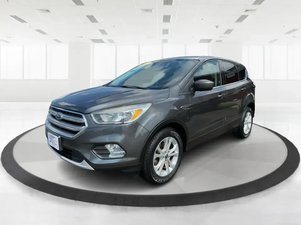 2017 Ford Escape SE (1FMCU0GD7HU) with an 1.5L L4 DOHC 16V engine, 6A transmission, located at 1184 Kauffman Ave, Fairborn, OH, 45324, (937) 908-9800, 39.807072, -84.030914 - **Experience Life on the Move with the 2017 Ford Escape SE at Advantage Car and Credit - Troy!**<br /> <br /> Are you ready to elevate your lifestyle with a versatile SUV that's perfect for family outings and weekend adventures? Look no further than the 2017 Ford Escape SE, available at Advantage Ca - Photo#8