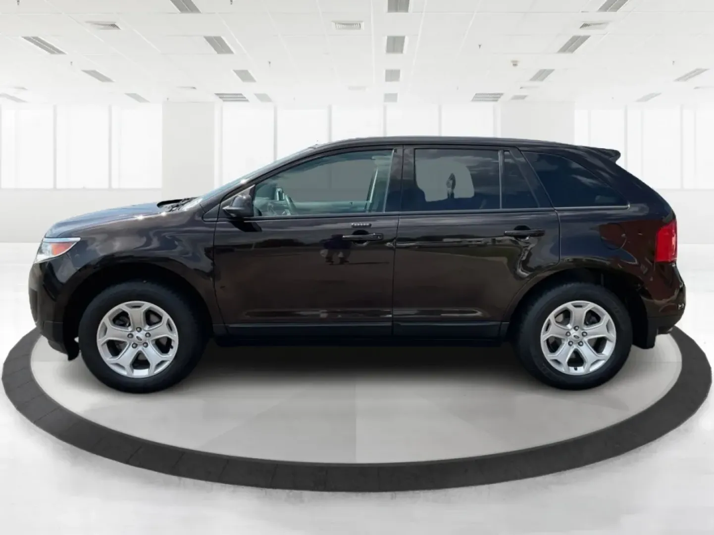 2013 Ford Edge SEL (2FMDK3JC0DB) with an Other engine, located at 1184 Kauffman Ave, Fairborn, OH, 45324, (937) 908-9800, 39.807072, -84.030914 - **Explore New Horizons with the 2013 Ford Edge SEL Your Adventure Awaits!**<br /> <br /> Are you ready to elevate your daily commute or embark on weekend adventures with friends and family? The 2013 Ford Edge SEL is the versatile SUV that perfectly balances style, comfort, and capability, making it - Photo#5
