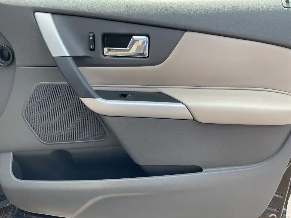 2013 Ford Edge SEL (2FMDK3JC0DB) with an 3.5L V6 DOHC 24V engine, 6-Speed Automatic transmission, located at 880 E. National Road, Vandalia, OH, 45377, (937) 908-9800, 39.891918, -84.183594 - **Explore New Horizons with the 2013 Ford Edge SEL Your Adventure Awaits!**<br /> <br /> Are you ready to elevate your daily commute or embark on weekend adventures with friends and family? The 2013 Ford Edge SEL is the versatile SUV that perfectly balances style, comfort, and capability, making it - Photo#20
