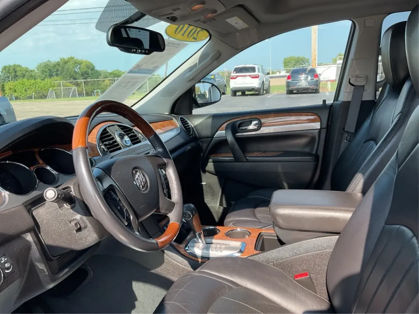 2010 Buick Enclave 2XL (5GALVCED3AJ) with an 3.6L V-6 gasoline direct injection engine, located at 4508 South Dixie Dr, Moraine, OH, 45439, (937) 908-9800, 39.689976, -84.218452 - **Experience the Ultimate Family Adventure with the 2010 Buick Enclave 2XL!**<br /> <br /> Are you ready for unforgettable family road trips or daily commutes that don't compromise on comfort? The 2010 Buick Enclave 2XL, available at Advantage Car and Credit in Moraine, OH, is your perfect companion - Photo#9