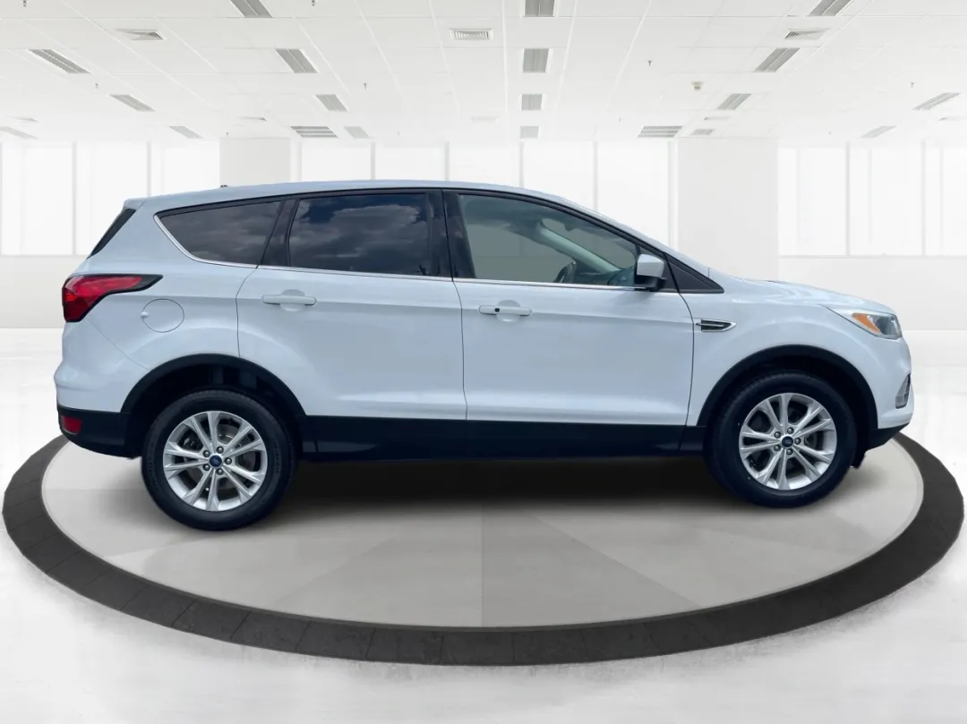 photo of 2019 Ford Escape SE