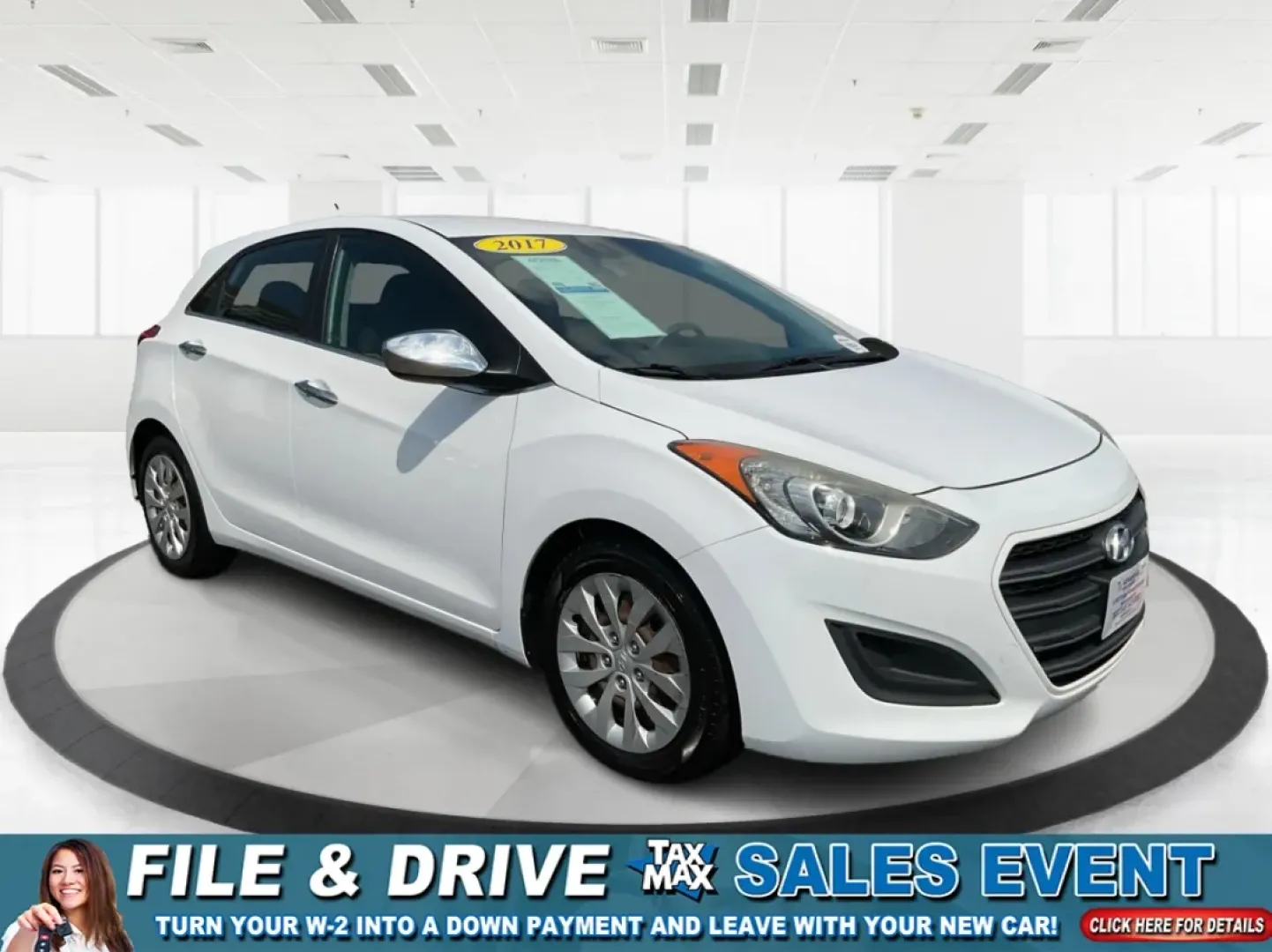 2017 Hyundai Elantra GT Base (KMHD35LH2HU) with an 2.0L L4 16V DOHC engine, 6M transmission, located at 1951 S Dayton Lakeview Rd., New Carlisle, OH, 45344, (937) 908-9800, 39.890999, -84.050255 - **Discover the Perfect Commuter or Family Vehicle at Advantage Car and Credit - Piqua**<br /> <br /> Are you searching for a reliable vehicle that caters to your daily commute or weekend family adventures? Look no further than this 2017 Hyundai Elantra GT, now available for purchase at Advantage Car - Photo#0