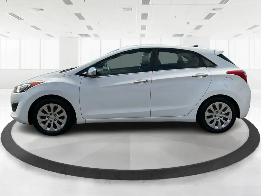 2017 Hyundai Elantra GT Base (KMHD35LH2HU) with an Other engine, located at 1184 Kauffman Ave, Fairborn, OH, 45324, (937) 908-9800, 39.807072, -84.030914 - **Discover the Perfect Commuter or Family Vehicle at Advantage Car and Credit - Piqua**<br /> <br /> Are you searching for a reliable vehicle that caters to your daily commute or weekend family adventures? Look no further than this 2017 Hyundai Elantra GT, now available for purchase at Advantage Car - Photo#5
