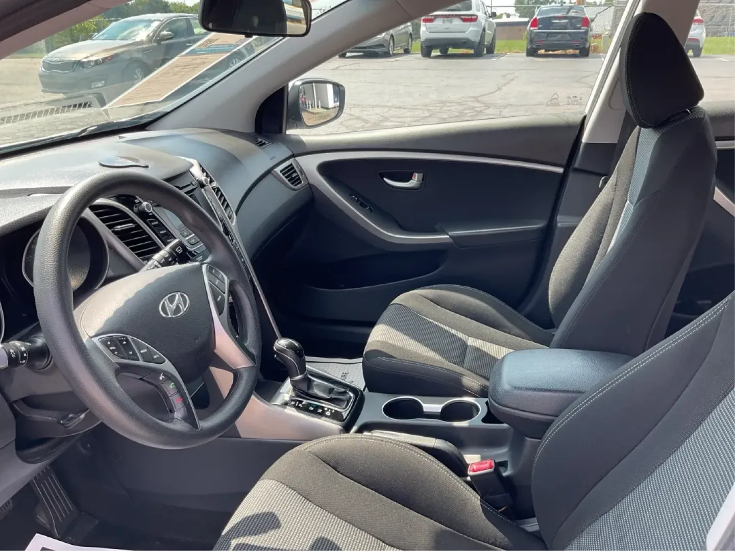 2017 Hyundai Elantra GT Base (KMHD35LH2HU) with an 2.0L L4 16V DOHC engine, 6M transmission, located at 1951 S Dayton Lakeview Rd., New Carlisle, OH, 45344, (937) 908-9800, 39.890999, -84.050255 - **Discover the Perfect Commuter or Family Vehicle at Advantage Car and Credit - Piqua**<br /> <br /> Are you searching for a reliable vehicle that caters to your daily commute or weekend family adventures? Look no further than this 2017 Hyundai Elantra GT, now available for purchase at Advantage Car - Photo#9