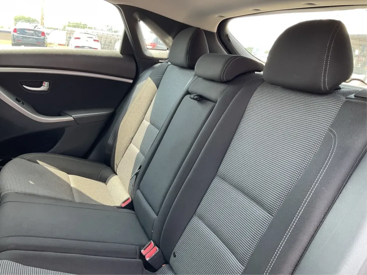 2017 Hyundai Elantra GT Base (KMHD35LH2HU) with an 2.0L L4 16V DOHC engine, 6M transmission, located at 1951 S Dayton Lakeview Rd., New Carlisle, OH, 45344, (937) 908-9800, 39.890999, -84.050255 - **Discover the Perfect Commuter or Family Vehicle at Advantage Car and Credit - Piqua**<br /> <br /> Are you searching for a reliable vehicle that caters to your daily commute or weekend family adventures? Look no further than this 2017 Hyundai Elantra GT, now available for purchase at Advantage Car - Photo#10