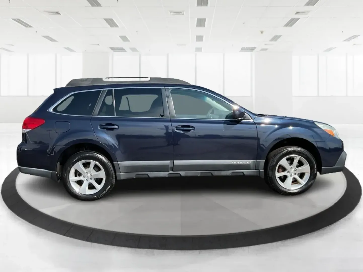 2013 Subaru Outback 2.5i Limited (4S4BRBKC0D3) with an 2.5L H-4 DOHC engine, located at 4508 South Dixie Dr, Moraine, OH, 45439, (937) 908-9800, 39.689976, -84.218452 - **Adventure Awaits with This 2013 Subaru Outback! Perfect for Weekend Getaways and Daily Commutes**<br /> <br /> Looking for a versatile vehicle that can handle everything from family road trips to daily commutes? Look no further than this 2013 Subaru Outback 2.5i Limited, now available at Advantage - Photo#1