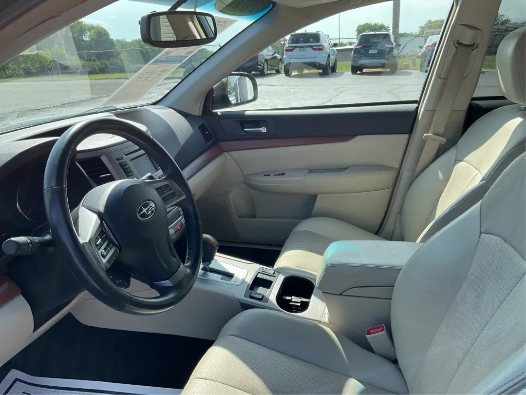 2013 Subaru Outback 2.5i Limited (4S4BRBKC0D3) with an 2.5L H-4 DOHC engine, located at 1184 Kauffman Ave, Fairborn, OH, 45324, (937) 908-9800, 39.807072, -84.030914 - 2013 Subaru Outback 2.5i Limited - Photo#9