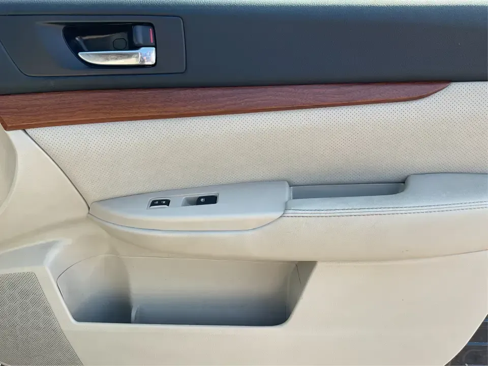 2013 Subaru Outback 2.5i Limited (4S4BRBKC0D3) with an 2.5L H-4 DOHC engine, Continuously Variable Transmission (CVT) transmission, located at 401 Woodman Dr, Riverside, OH, 45431, (937) 908-9800, 39.760899, -84.123421 - **Adventure Awaits with This 2013 Subaru Outback! Perfect for Weekend Getaways and Daily Commutes**<br /> <br /> Looking for a versatile vehicle that can handle everything from family road trips to daily commutes? Look no further than this 2013 Subaru Outback 2.5i Limited, now available at Advantage - Photo#18