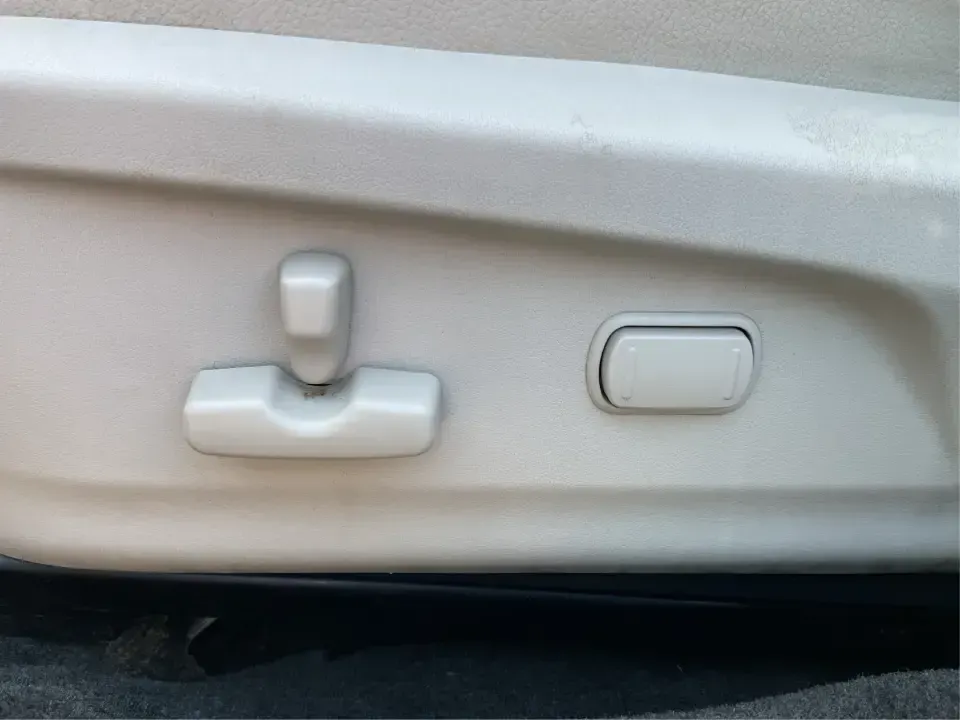 2013 Subaru Outback 2.5i Limited (4S4BRBKC0D3) with an 2.5L H-4 DOHC engine, Continuously Variable Transmission (CVT) transmission, located at 1099 N County Rd 25A, Troy, OH, 45373, (937) 908-9800, 40.057079, -84.212883 - **Adventure Awaits with This 2013 Subaru Outback! Perfect for Weekend Getaways and Daily Commutes**<br /> <br /> Looking for a versatile vehicle that can handle everything from family road trips to daily commutes? Look no further than this 2013 Subaru Outback 2.5i Limited, now available at Advantage - Photo#16