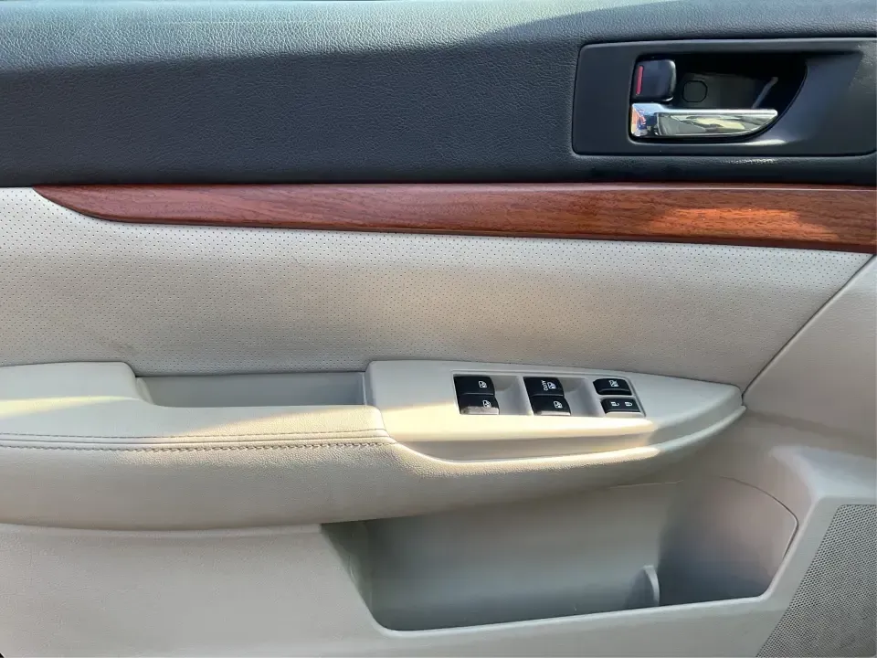 2013 Subaru Outback 2.5i Limited (4S4BRBKC0D3) with an 2.5L H-4 DOHC engine, Continuously Variable Transmission (CVT) transmission, located at 1099 N County Rd 25A, Troy, OH, 45373, (937) 908-9800, 40.057079, -84.212883 - **Adventure Awaits with This 2013 Subaru Outback! Perfect for Weekend Getaways and Daily Commutes**<br /> <br /> Looking for a versatile vehicle that can handle everything from family road trips to daily commutes? Look no further than this 2013 Subaru Outback 2.5i Limited, now available at Advantage - Photo#17