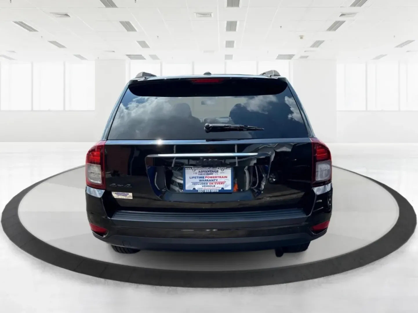 2016 Jeep Compass Sport (1C4NJDBB5GD) with an 2.4L I-4 DOHC engine, located at 1230 East Main St, Xenia, OH, 45385, (937) 908-9800, 39.688026, -83.910172 - **Adventure Awaits with this 2016 Jeep Compass Sport Perfect for Weekend Getaways!**<br /> <br /> Are you looking for a vehicle that combines style, functionality, and reliability for your next adventure? Look no further than this 2016 Jeep Compass Sport, available now at Advantage Car and Credit i - Photo#3