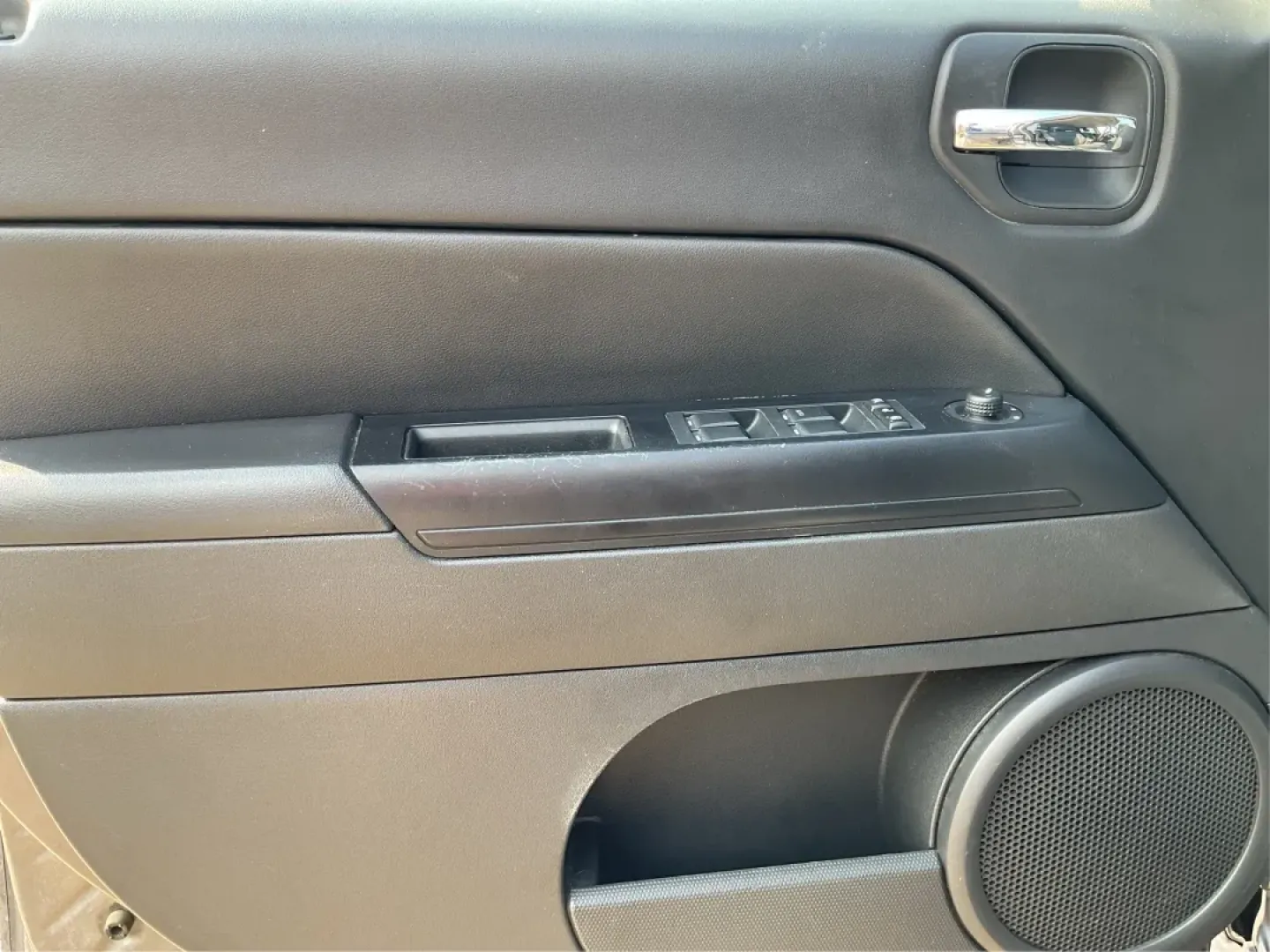 2017 Jeep Patriot High Altitude FWD (1C4NJPFA4HD) with an 2L I-4 DOHC engine, located at 4508 South Dixie Dr, Moraine, OH, 45439, (937) 908-9800, 39.689976, -84.218452 - **Adventure Awaits in the 2017 Jeep Patriot High Altitude FWD Perfect for Your Next Journey!**<br /> <br /> Are you ready to take on your next adventure? Whether you're navigating through city traffic in Fairborn or exploring the scenic routes of Ohio, the 2017 Jeep Patriot High Altitude FWD is the - Photo#17