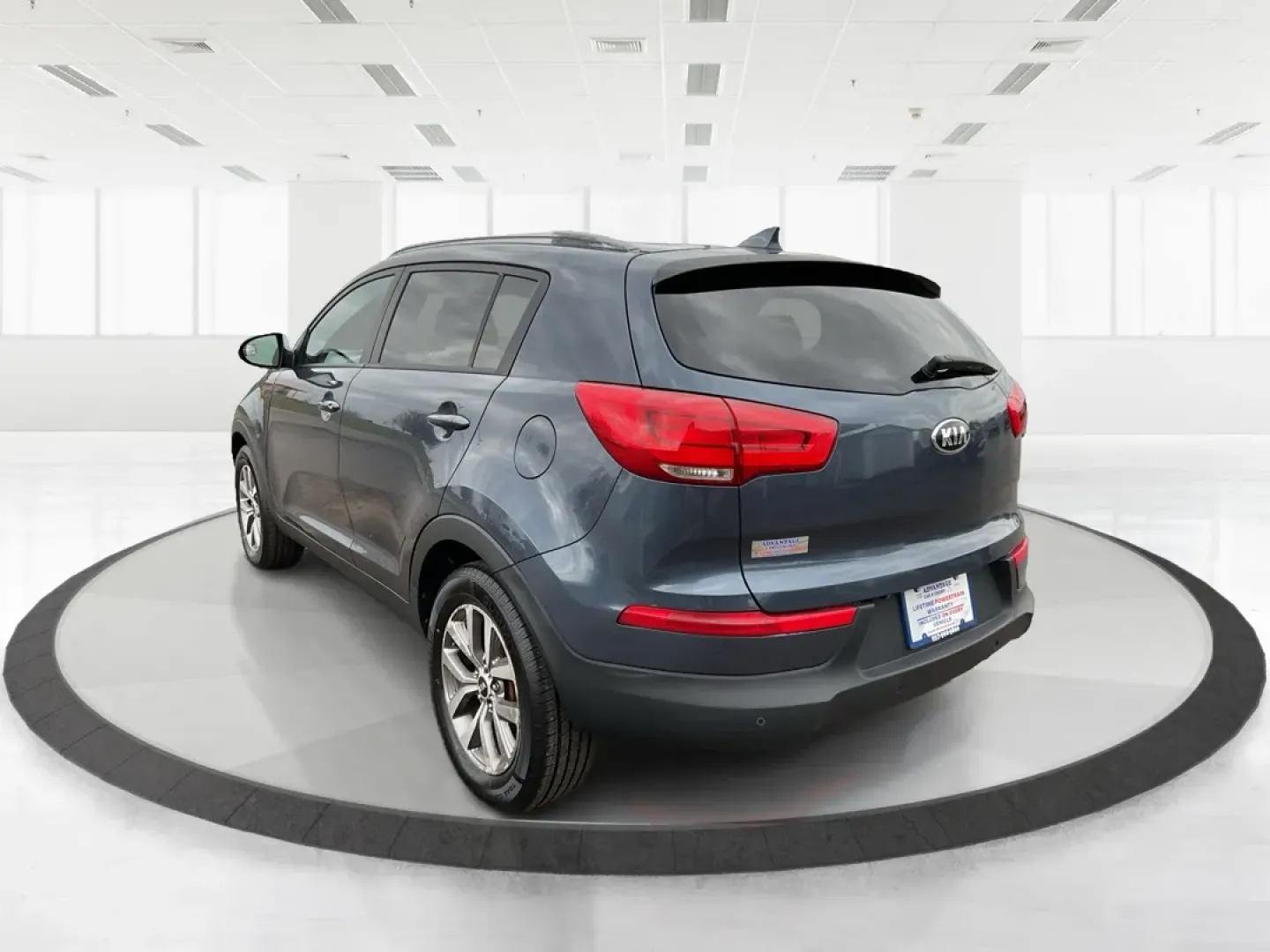 2014 Kia Sportage LX (KNDPBCAC3E7) with an 2.4L I-4 gasoline direct injection engine, located at 1184 Kauffman Ave, Fairborn, OH, 45324, (937) 908-9800, 39.807072, -84.030914 - **Adventure Awaits: Explore the 2014 Kia Sportage LX at Advantage Car and Credit!**<br /> <br /> Are you ready to embrace the open road and create unforgettable memories? The 2014 Kia Sportage LX is your ticket to adventure, perfect for weekend getaways, family trips, or daily commuting around Fairb - Photo#4