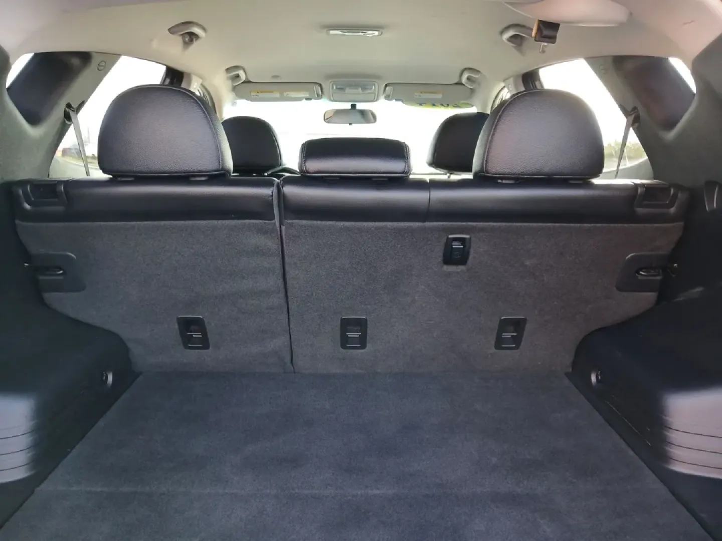 2014 Hyundai Tucson GLS AWD (KM8JUCAG3EU) with an 2.4L L4 DOHC 16V engine, 6-Speed Automatic transmission, located at 1230 East Main St, Xenia, OH, 45385, (937) 908-9800, 39.688026, -83.910172 - **Explore the Great Outdoors with the 2014 Hyundai Tucson GLS AWD! Perfect for Weekend Adventures!**<br /> <br /> If you're ready to embrace life's adventures, the 2014 Hyundai Tucson GLS AWD is the SUV you need. Whether you're planning a weekend camping trip, daily commutes around Fairborn, or shut - Photo#12