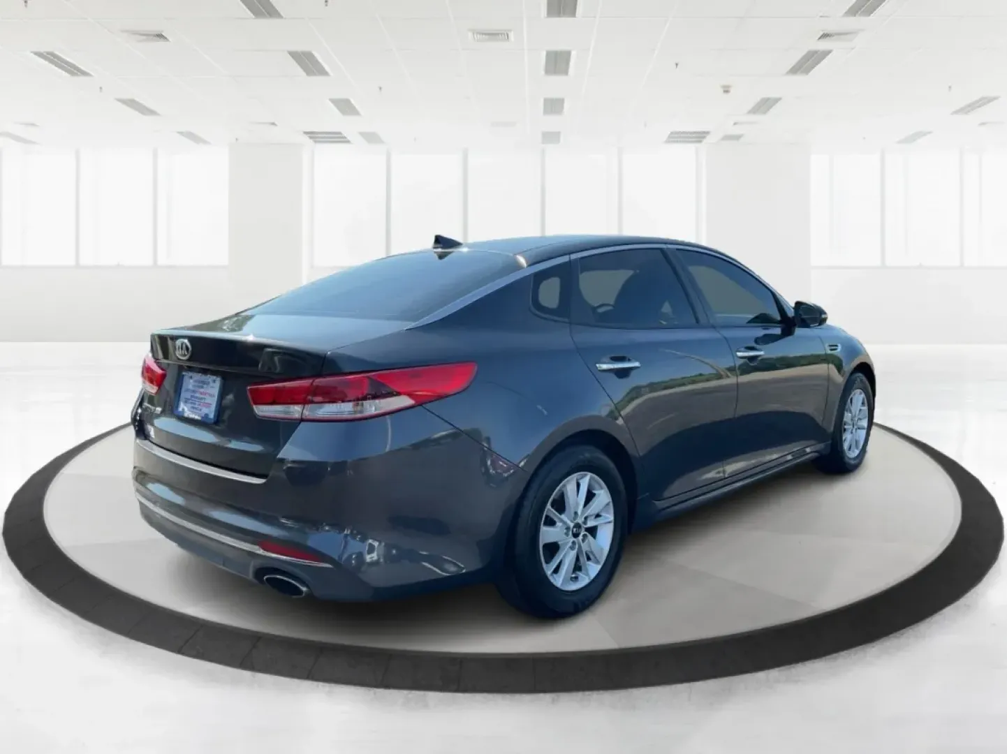 2017 Kia Optima LX (5XXGT4L37HG) with an Theta II 2.4L I-4 gasoline direct injection engine, located at 4508 South Dixie Dr, Moraine, OH, 45439, (937) 908-9800, 39.689976, -84.218452 - Discover the perfect blend of style and functionality with this 2017 Kia Optima LX, available at Advantage Car and Credit, your trusted Buy Here Pay Here dealership in Fairborn, OH. Whether you're commuting to work, shuttling the kids to school, or planning a weekend getaway, this sedan is designed - Photo#2