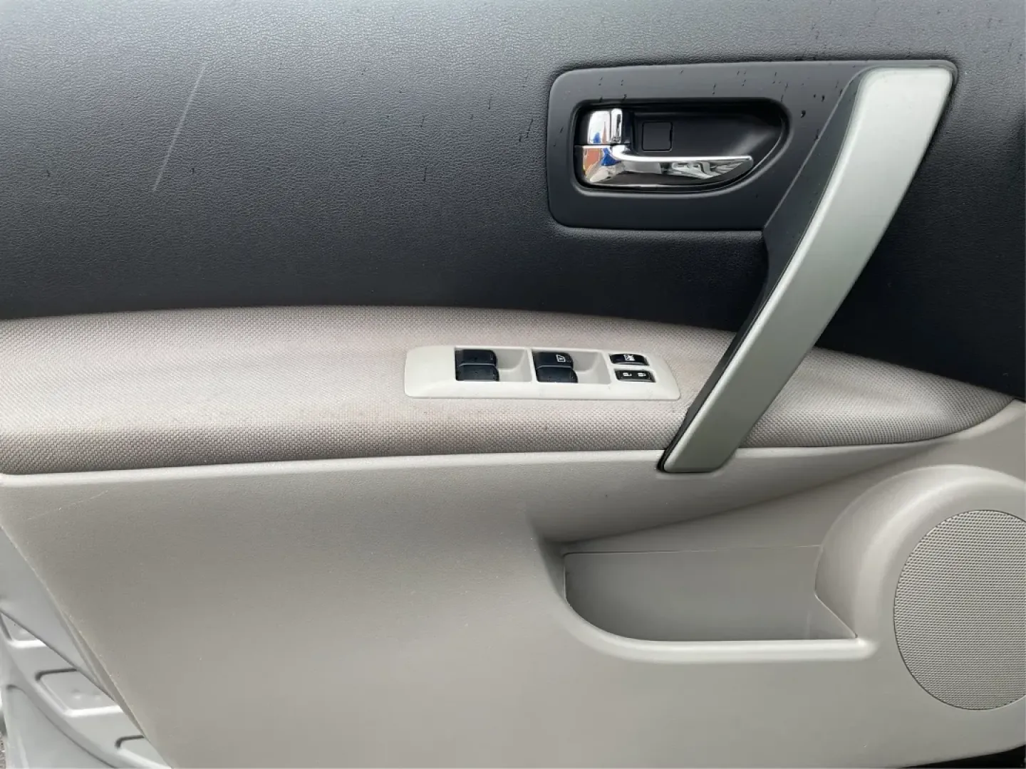 2012 Nissan Rogue S (JN8AS5MT2CW) with an 2.5L I-4 DOHC engine, located at 1951 S Dayton Lakeview Rd., New Carlisle, OH, 45344, (937) 908-9800, 39.890999, -84.050255 - Are you seeking the perfect vehicle that balances style, comfort, and versatility? Look no further than the 2012 Nissan Rogue, now available at Advantage Car and Credit in Fairborn, OH. This sleek SUV is not just a mode of transportation; it's your ticket to adventure, ideal for growing families, we - Photo#17