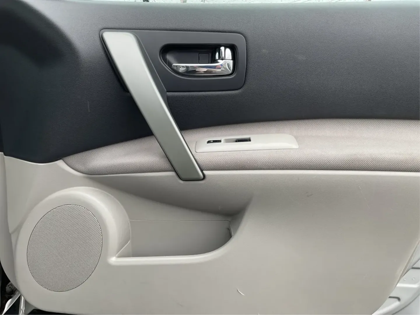 2012 Nissan Rogue S (JN8AS5MT2CW) with an 2.5L I-4 DOHC engine, located at 1951 S Dayton Lakeview Rd., New Carlisle, OH, 45344, (937) 908-9800, 39.890999, -84.050255 - Are you seeking the perfect vehicle that balances style, comfort, and versatility? Look no further than the 2012 Nissan Rogue, now available at Advantage Car and Credit in Fairborn, OH. This sleek SUV is not just a mode of transportation; it's your ticket to adventure, ideal for growing families, we - Photo#18