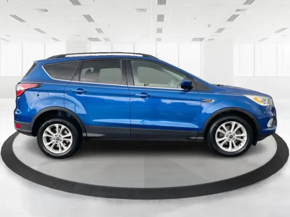 2017 Ford Escape SE (1FMCU0GD5HU) with an 1.5L L4 DOHC 16V engine, 6A transmission, located at 4508 South Dixie Dr, Moraine, OH, 45439, (937) 908-9800, 39.689976, -84.218452 - **Adventure Awaits in This 2017 Ford Escape SE Perfect for Your Ohio Lifestyle!**<br /> <br /> Are you ready to embrace the open road? Whether you're commuting to work, taking the kids to soccer practice, or planning a weekend getaway to nearby attractions like the National Museum of the U.S. Air F - Photo#1