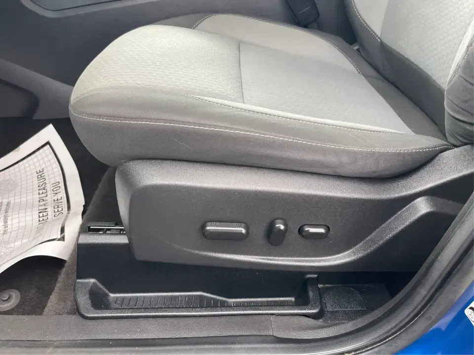 2017 Ford Escape SE (1FMCU0GD5HU) with an 1.5L L4 DOHC 16V engine, 6A transmission, located at 4508 South Dixie Dr, Moraine, OH, 45439, (937) 908-9800, 39.689976, -84.218452 - **Adventure Awaits in This 2017 Ford Escape SE Perfect for Your Ohio Lifestyle!**<br /> <br /> Are you ready to embrace the open road? Whether you're commuting to work, taking the kids to soccer practice, or planning a weekend getaway to nearby attractions like the National Museum of the U.S. Air F - Photo#18