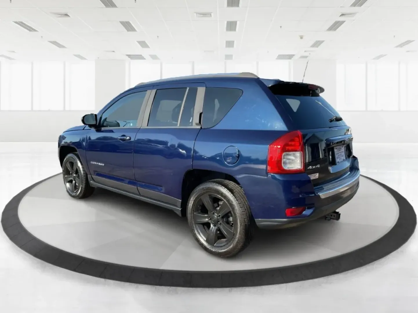 2016 Jeep Compass Latitude 4WD (1C4NJDEB7GD) with an 2.4L L4 DOHC 16V engine, 6-Speed Automatic transmission, located at 401 Woodman Dr, Riverside, OH, 45431, (937) 908-9800, 39.760899, -84.123421 - **Discover Adventure with the 2016 Jeep Compass Latitude 4WD at Advantage Car and Credit!**<br /> <br /> Are you ready to embrace your next adventure? Whether you're planning a weekend getaway, commuting to work, or navigating your family through busy city streets, the 2016 Jeep Compass Latitude 4WD - Photo#4