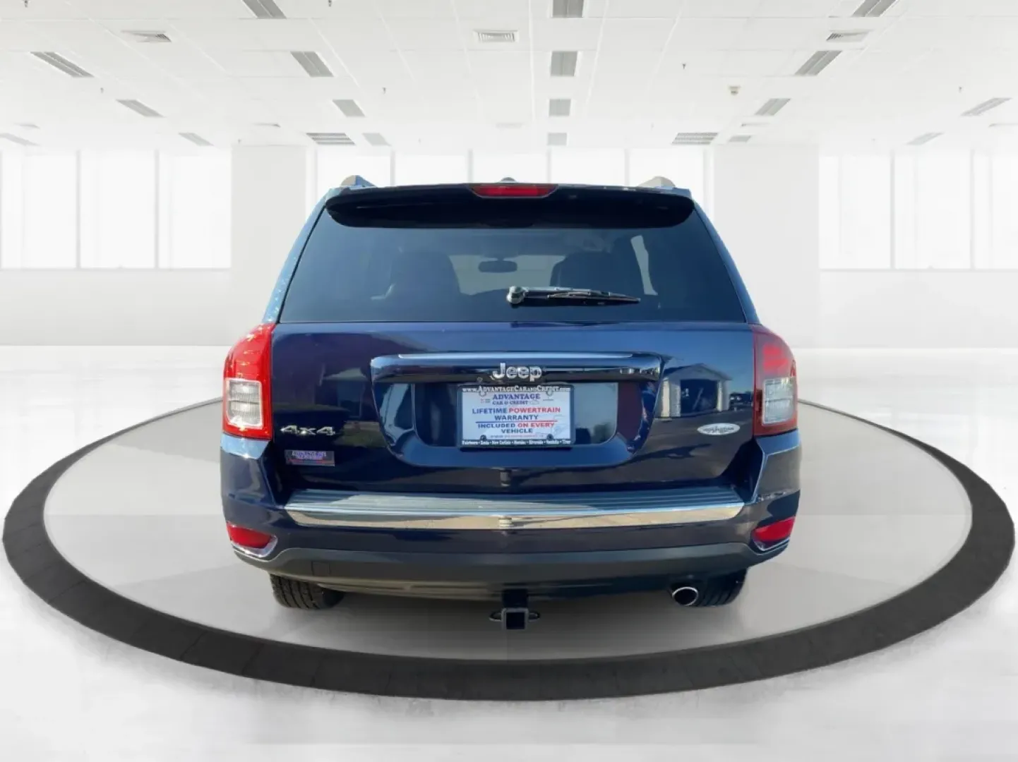 2016 Jeep Compass Latitude 4WD (1C4NJDEB7GD) with an 2.4L L4 DOHC 16V engine, 6-Speed Automatic transmission, located at 880 E. National Road, Vandalia, OH, 45377, (937) 908-9800, 39.891918, -84.183594 - **Discover Adventure with the 2016 Jeep Compass Latitude 4WD at Advantage Car and Credit!**<br /> <br /> Are you ready to embrace your next adventure? Whether you're planning a weekend getaway, commuting to work, or navigating your family through busy city streets, the 2016 Jeep Compass Latitude 4WD - Photo#3