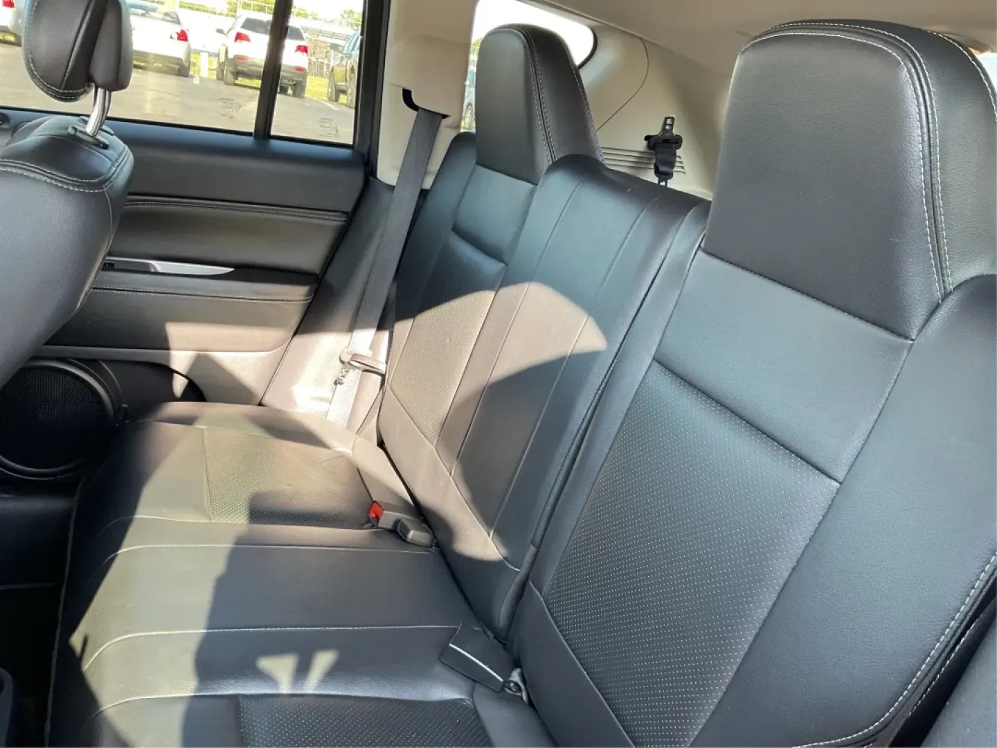 2016 Jeep Compass Latitude 4WD (1C4NJDEB7GD) with an 2.4L L4 DOHC 16V engine, 6-Speed Automatic transmission, located at 880 E. National Road, Vandalia, OH, 45377, (937) 908-9800, 39.891918, -84.183594 - **Discover Adventure with the 2016 Jeep Compass Latitude 4WD at Advantage Car and Credit!**<br /> <br /> Are you ready to embrace your next adventure? Whether you're planning a weekend getaway, commuting to work, or navigating your family through busy city streets, the 2016 Jeep Compass Latitude 4WD - Photo#10