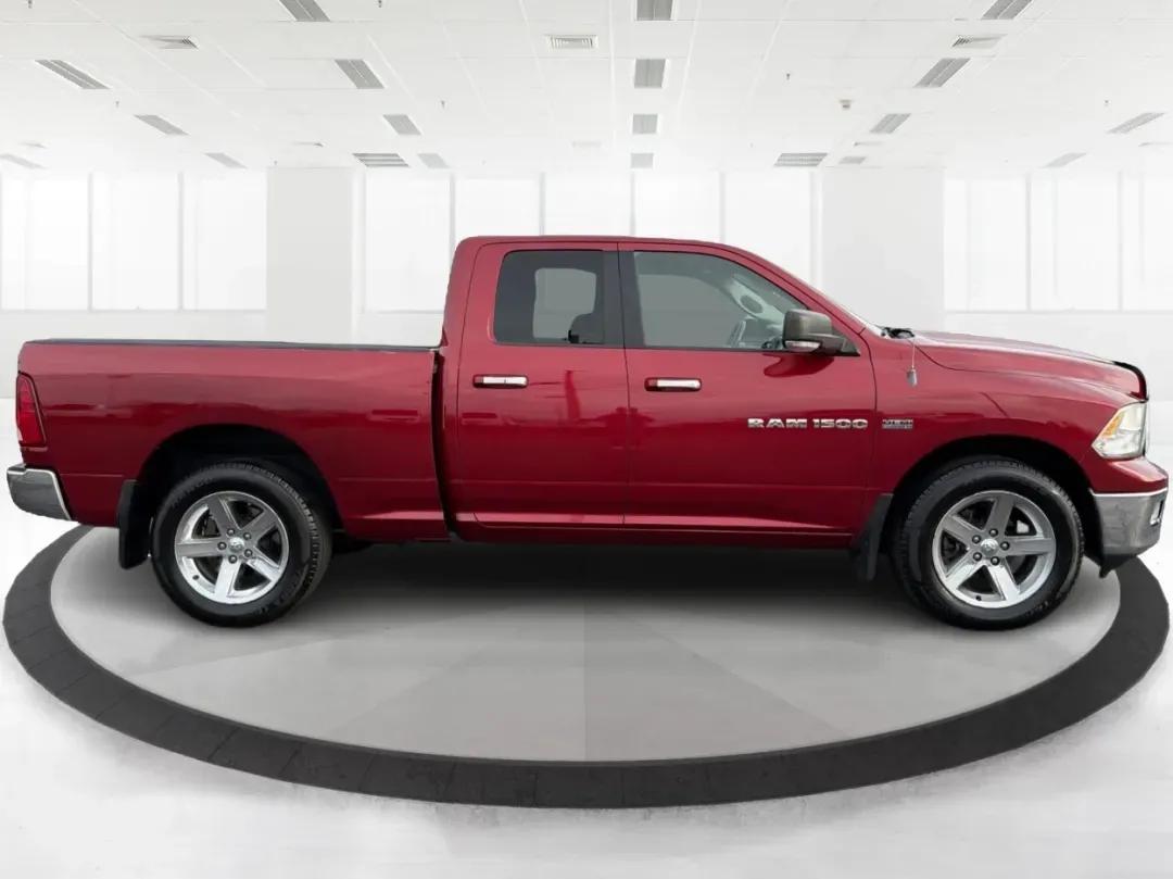 2012 Ram 1500 SLT (1C6RD7GT9CS) with an HEMI 5.7L V-8 variable valve control engine, located at 1230 East Main St, Xenia, OH, 45385, (937) 908-9800, 39.688026, -83.910172 - 2012 Ram 1500 SLT - Photo#1
