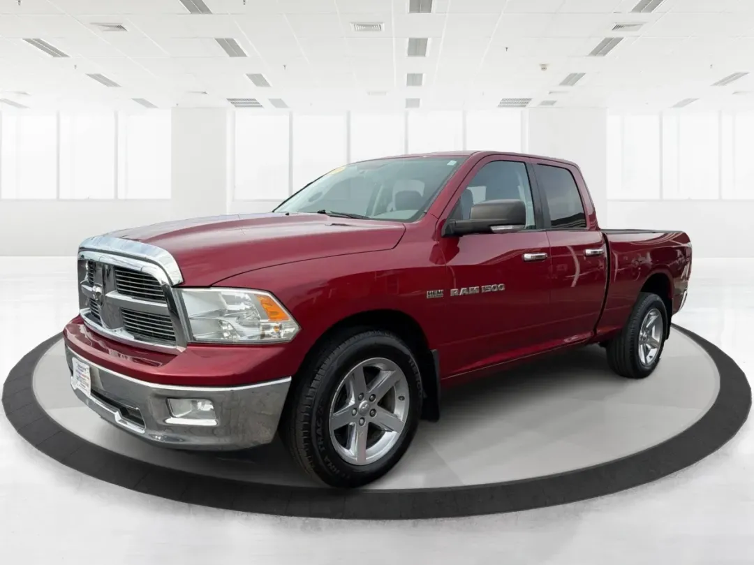 2012 Ram 1500 SLT (1C6RD7GT9CS) with an HEMI 5.7L V-8 variable valve control engine, located at 1230 East Main St, Xenia, OH, 45385, (937) 908-9800, 39.688026, -83.910172 - 2012 Ram 1500 SLT - Photo#8