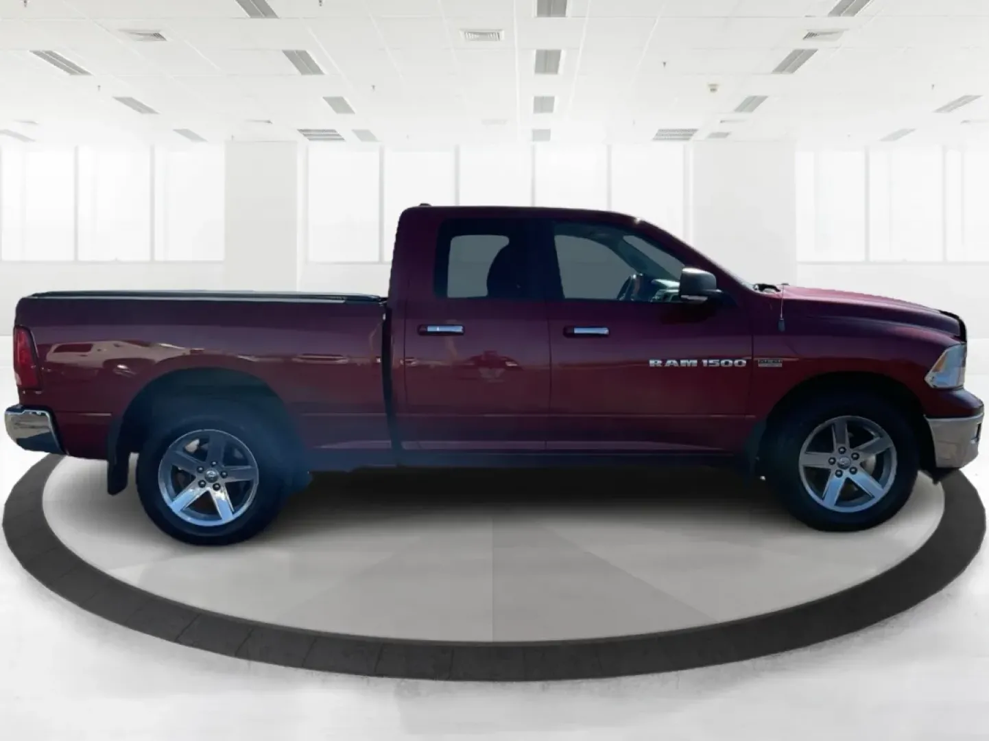 2012 Ram 1500 SLT (1C6RD7GT9CS) with an HEMI 5.7L V-8 variable valve control engine, located at 1184 Kauffman Ave, Fairborn, OH, 45324, (937) 908-9800, 39.807072, -84.030914 - **Unleash Adventure with the 2012 Ram 1500 SLT Your Next Truck Awaits!**<br /> <br /> Are you ready to elevate your weekend adventures or tackle your daily commute with confidence? Look no further than the 2012 Ram 1500 SLT, a robust and stylish pickup truck designed to meet the needs of families, - Photo#1