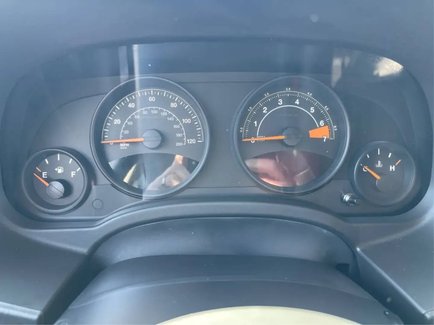 2014 Jeep Patriot Latitude (1C4NJPFB0ED) with an 2.4L I-4 DOHC engine, located at 880 E. National Road, Vandalia, OH, 45377, (937) 908-9800, 39.891918, -84.183594 - **Adventure Awaits with This 2014 Jeep Patriot Latitude! Perfect for Road Trips and Family Outings!**<br /> <br /> Explore the open road with confidence and comfort in this 2014 Jeep Patriot Latitude, now available at Advantage Car and Credit in Fairborn, OH. This SUV is the ideal companion for grow - Photo#15