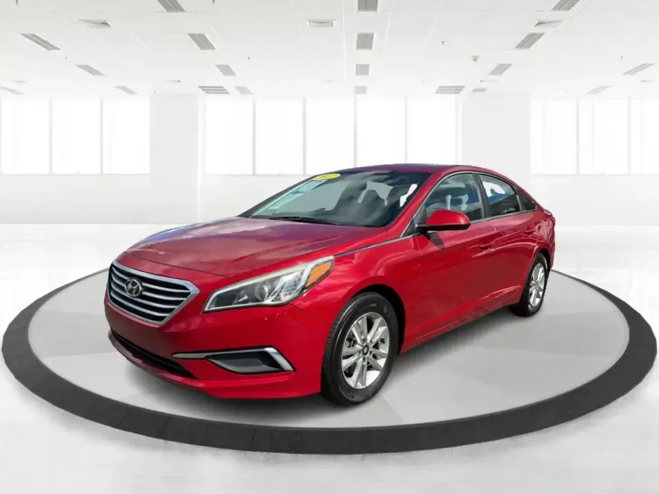 2017 Hyundai Sonata SE (5NPE24AF8HH) with an 2.4L L4 DOHC 16V engine, 7A transmission, located at 1099 N County Rd 25A, Troy, OH, 45373, (937) 908-9800, 40.057079, -84.212883 - Need a reliable, comfortable sedan for the daily drive from Troy to Dayton, school drop-offs, or quick weekend getaways to Charleston Falls Preserve? This red 2017 Hyundai Sonata Base is built for real life-easy to park downtown near the Miami County Courthouse, smooth on I75, and efficient enough f - Photo#8