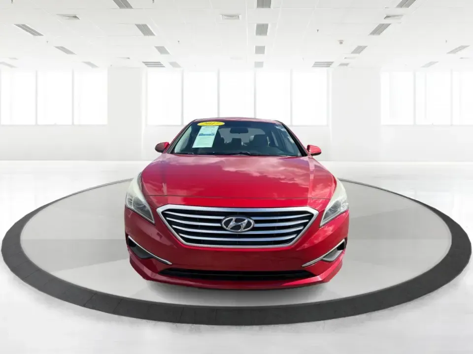 2017 Hyundai Sonata SE (5NPE24AF8HH) with an 2.4L L4 DOHC 16V engine, 7A transmission, located at 8750 N County Rd 25A, Piqua, OH, 45356, (937) 908-9800, 40.164391, -84.232513 - Need a smart, comfortable sedan that fits real life in West Central Ohio-daily commutes up I75, school drop-offs, and weekend runs to downtown Piqua or the Miami County Fairgrounds? This **2017 Hyundai Sonata SE** in eye-catching **Red** is a practical, budget-friendly choice with the space and effi- Photo#7