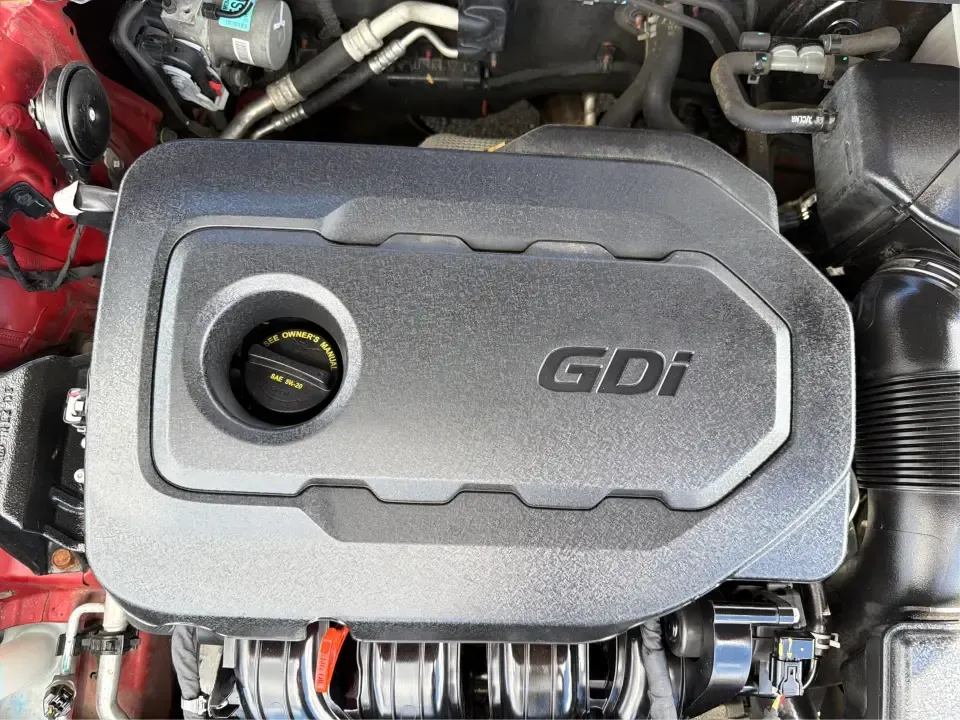 2017 Hyundai Sonata SE (5NPE24AF8HH) with an 2.4L L4 DOHC 16V engine, 7A transmission, located at 8750 N County Rd 25A, Piqua, OH, 45356, (937) 908-9800, 40.164391, -84.232513 - Need a smart, comfortable sedan that fits real life in West Central Ohio-daily commutes up I75, school drop-offs, and weekend runs to downtown Piqua or the Miami County Fairgrounds? This **2017 Hyundai Sonata SE** in eye-catching **Red** is a practical, budget-friendly choice with the space and effi- Photo#11