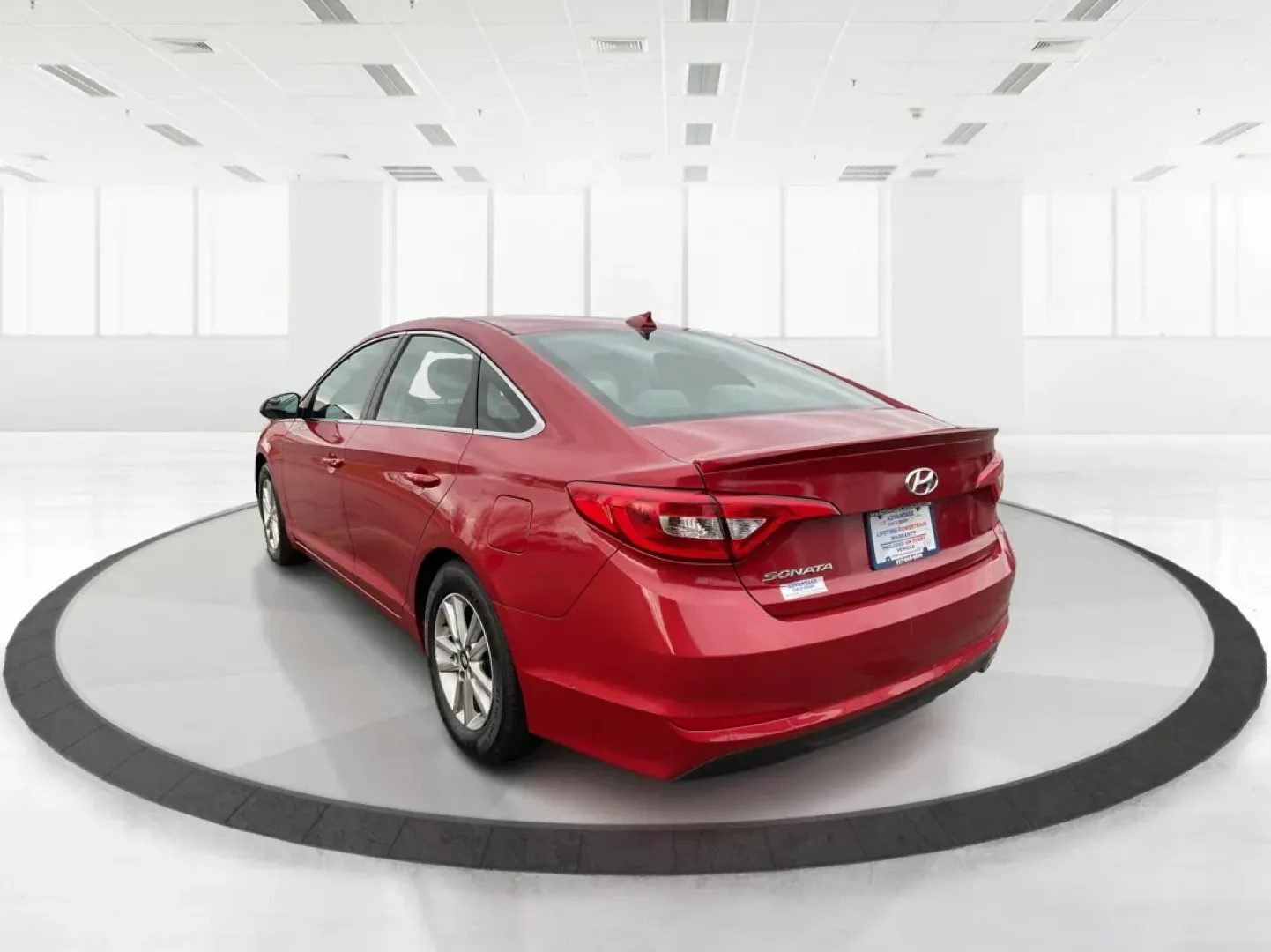 2017 Hyundai Sonata Base/SE (5NPE24AF8HH) with an Other engine, located at 1099 N County Rd 25A, Troy, OH, 45373, (937) 908-9800, 40.057079, -84.212883 - **Discover Your Next Adventure with the 2017 Hyundai Sonata at Advantage Car and Credit!**<br /> <br /> Are you in the market for a reliable sedan that effortlessly combines comfort, style, and functionality? Look no further than the 2017 Hyundai Sonata, available now at Advantage Car and Credit in - Photo#4