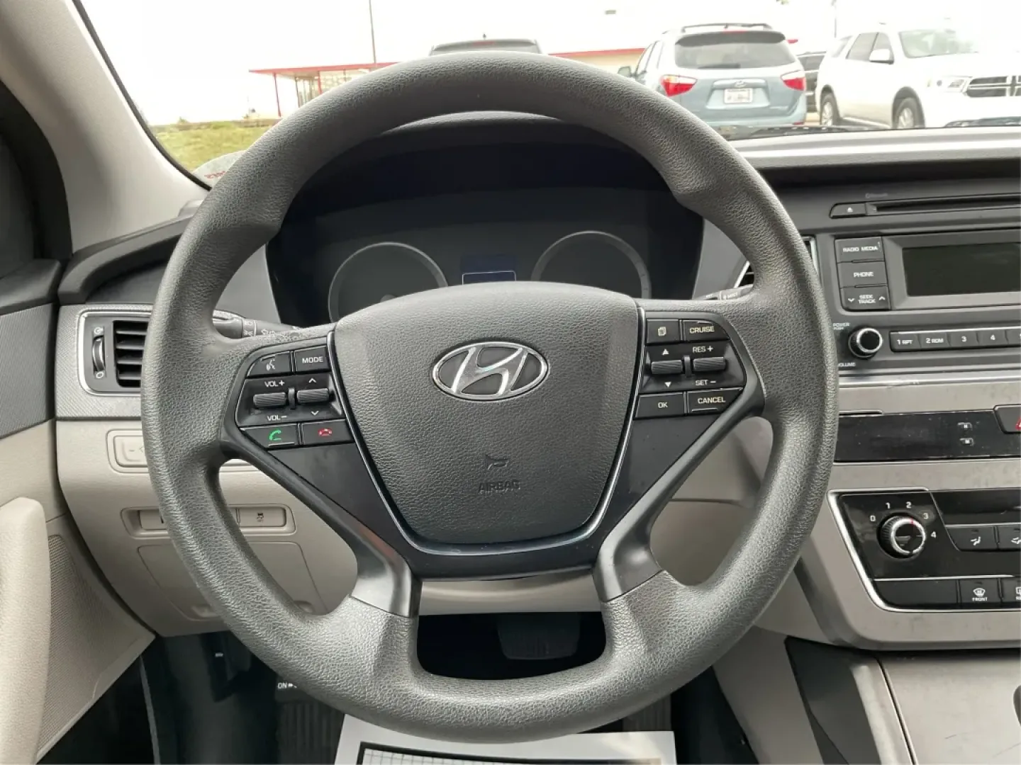 2017 Hyundai Sonata Base/SE (5NPE24AF8HH) with an Other engine, located at 1099 N County Rd 25A, Troy, OH, 45373, (937) 908-9800, 40.057079, -84.212883 - **Discover Your Next Adventure with the 2017 Hyundai Sonata at Advantage Car and Credit!**<br /> <br /> Are you in the market for a reliable sedan that effortlessly combines comfort, style, and functionality? Look no further than the 2017 Hyundai Sonata, available now at Advantage Car and Credit in - Photo#16