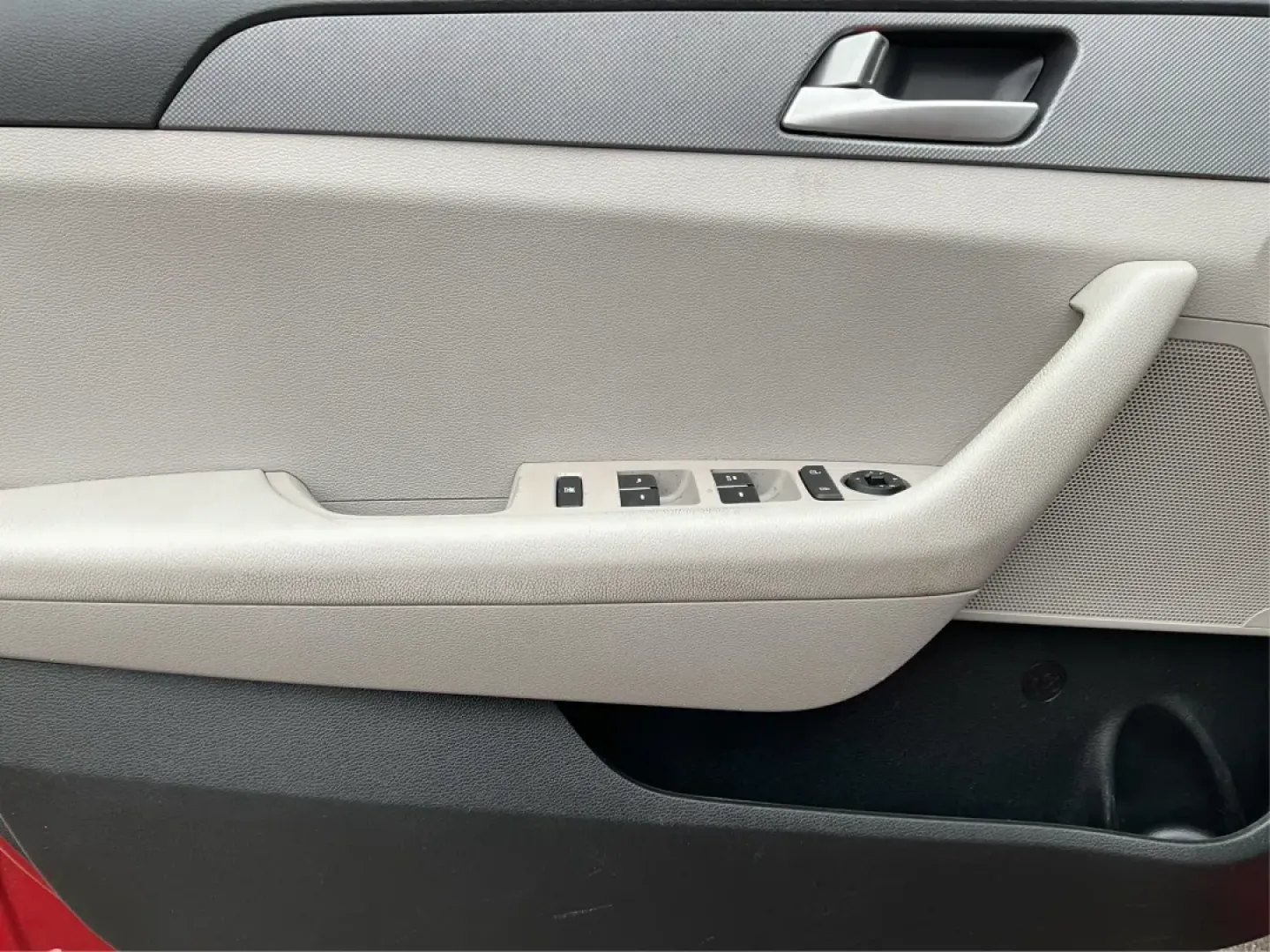 2017 Hyundai Sonata Base/SE (5NPE24AF8HH) with an Other engine, located at 1099 N County Rd 25A, Troy, OH, 45373, (937) 908-9800, 40.057079, -84.212883 - **Discover Your Next Adventure with the 2017 Hyundai Sonata at Advantage Car and Credit!**<br /> <br /> Are you in the market for a reliable sedan that effortlessly combines comfort, style, and functionality? Look no further than the 2017 Hyundai Sonata, available now at Advantage Car and Credit in - Photo#17