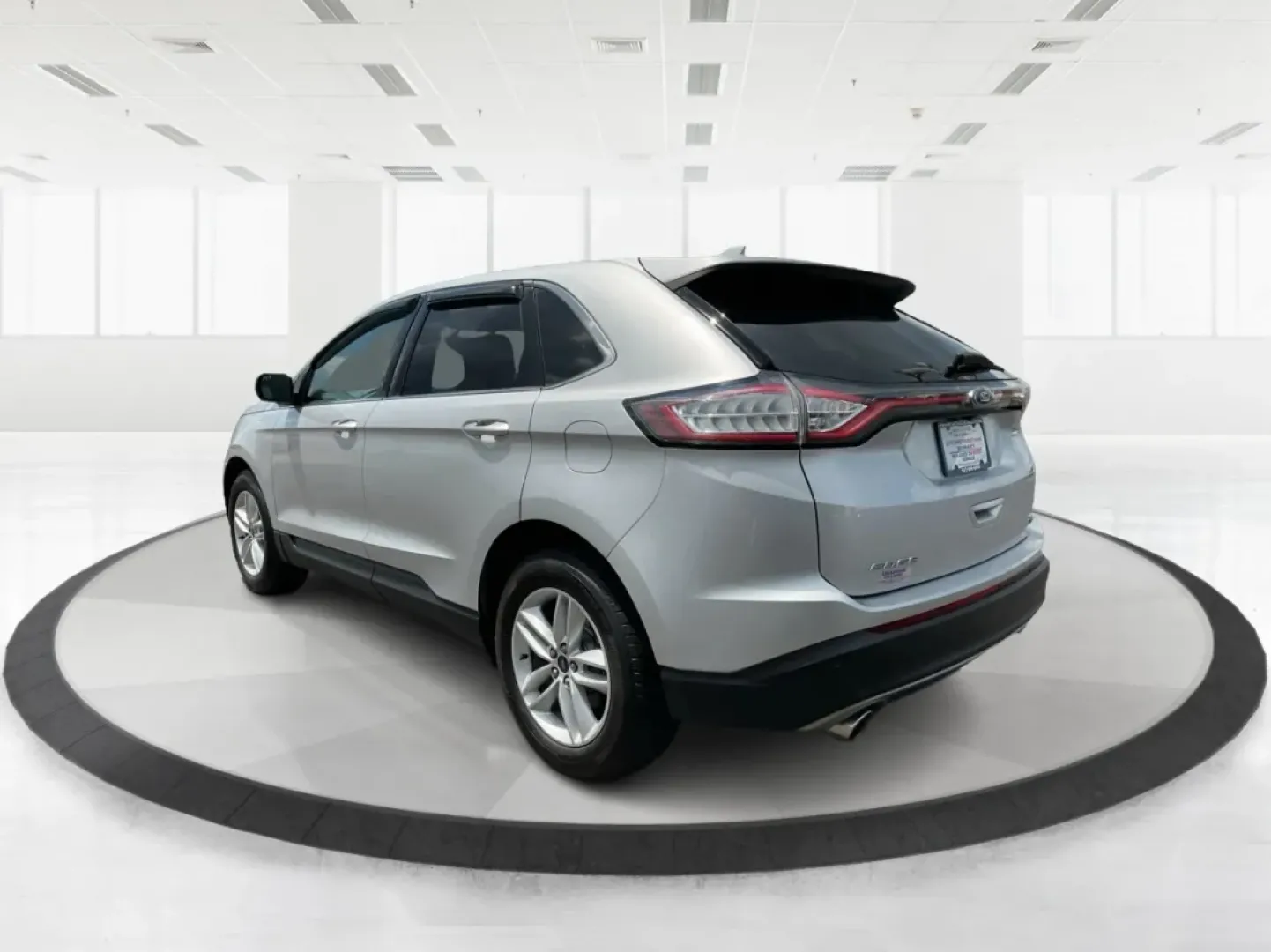 2018 Ford Edge SEL (2FMPK4J8XJB) with an 3.5L V-6 DOHC engine, located at 1184 Kauffman Ave, Fairborn, OH, 45324, (937) 908-9800, 39.807072, -84.030914 - **Explore New Adventures with the 2018 Ford Edge SEL at Advantage Car and Credit!**<br /> <br /> Are you ready to elevate your driving experience? Whether you're carting the kids to soccer practice, planning a weekend getaway, or simply commuting to work, the 2018 Ford Edge SEL offers both style and - Photo#4