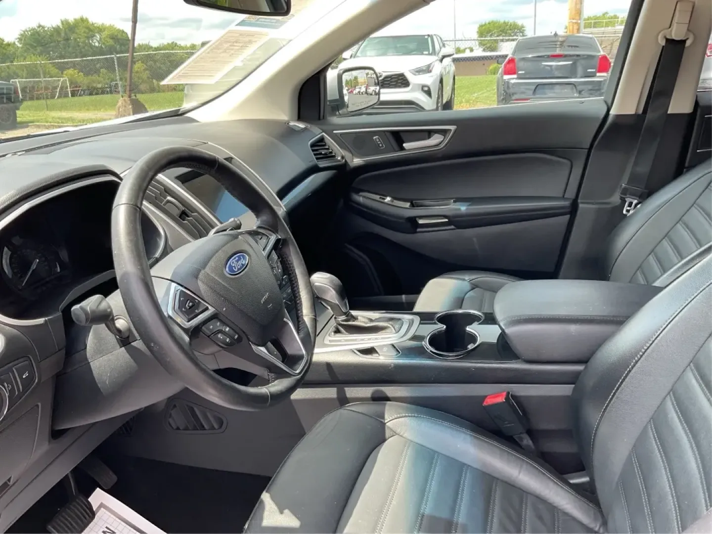 2018 Ford Edge SEL (2FMPK4J8XJB) with an 3.5L V-6 DOHC engine, located at 1184 Kauffman Ave, Fairborn, OH, 45324, (937) 908-9800, 39.807072, -84.030914 - **Explore New Adventures with the 2018 Ford Edge SEL at Advantage Car and Credit!**<br /> <br /> Are you ready to elevate your driving experience? Whether you're carting the kids to soccer practice, planning a weekend getaway, or simply commuting to work, the 2018 Ford Edge SEL offers both style and - Photo#9